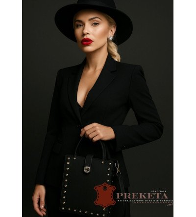 Natūralios odos rankinė su metalinėmis kniedėmis