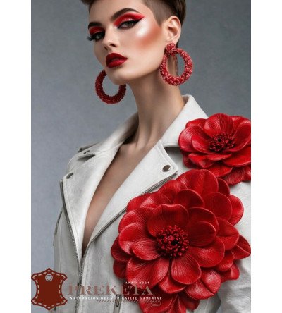 Moteriškas natūralios odos švarkas su raudonomis odinėmis gėlėmis