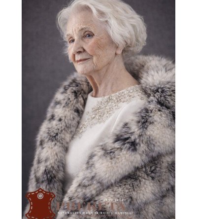 Moteriški klasikinio silueto natūralios sidabrinės lapės kailio kailiniai