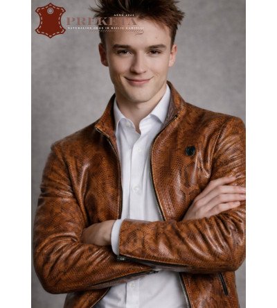 Vyriškas rudos spalvos natūralios avies odos švarkas - striukė su reljefiniu pytono raštu